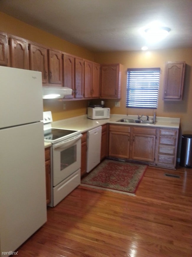 North Plains Village - North Plains Village Apartments