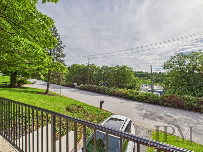 Photo - 1371 Irving Rd