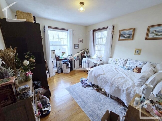 Photo - AWESOME 3.5 Bed 2 bath in Brookline... SEPT 1st Move in!!