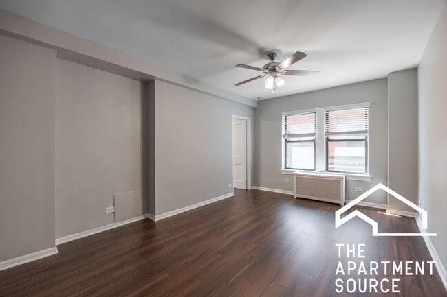 Building Photo - 1140 N La Salle Dr Rental