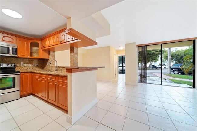 Photo - 11800 SW 18th St Unit 112-4