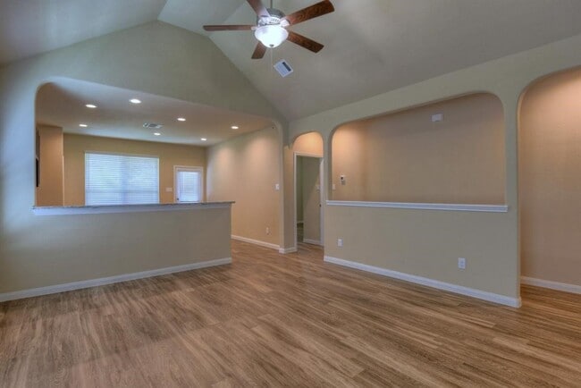 Photo - 3213 Buttercup Dr