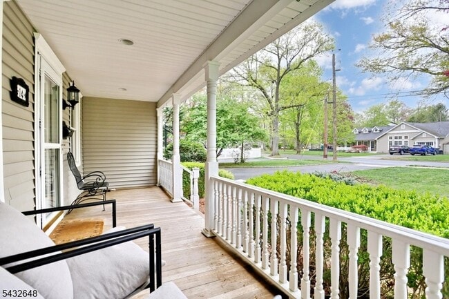 Photo - 14 Chadwick Pl