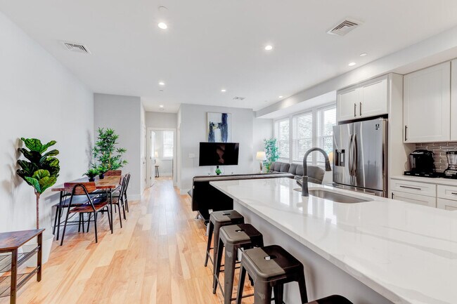 Photo - 1011 Bennington St Unit ID1240410P