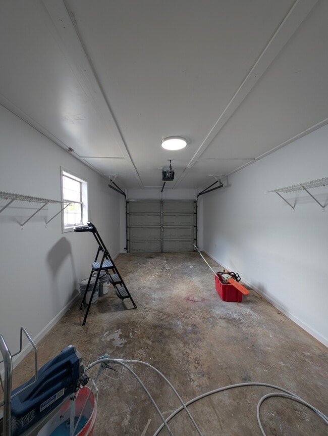 Photo - 408 S Woodburn Dr