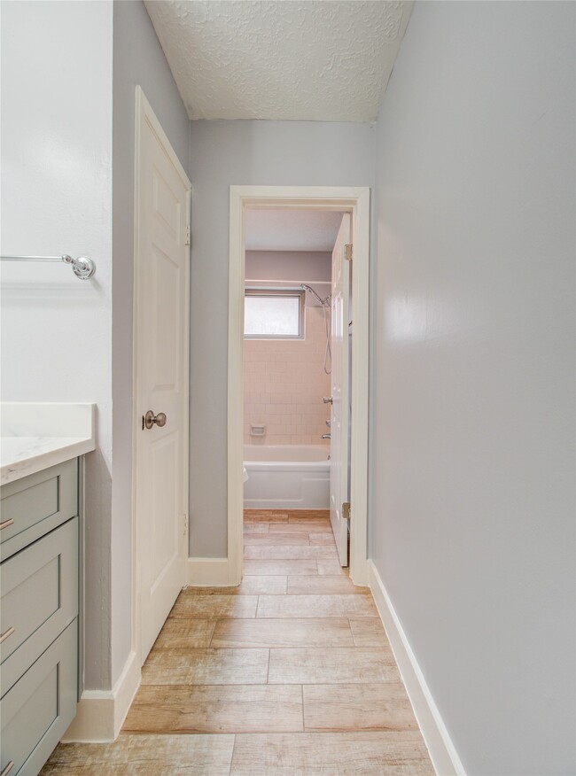 Building Photo - 6923 Kearney Dr