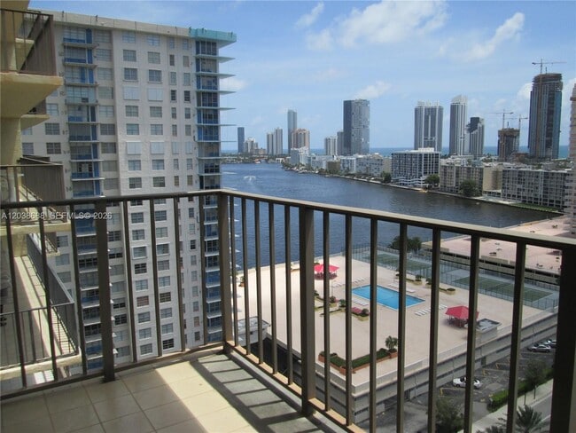 Photo - 290 174th St Unit 1812