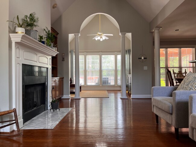 Photo - 1 Middlewick Ct