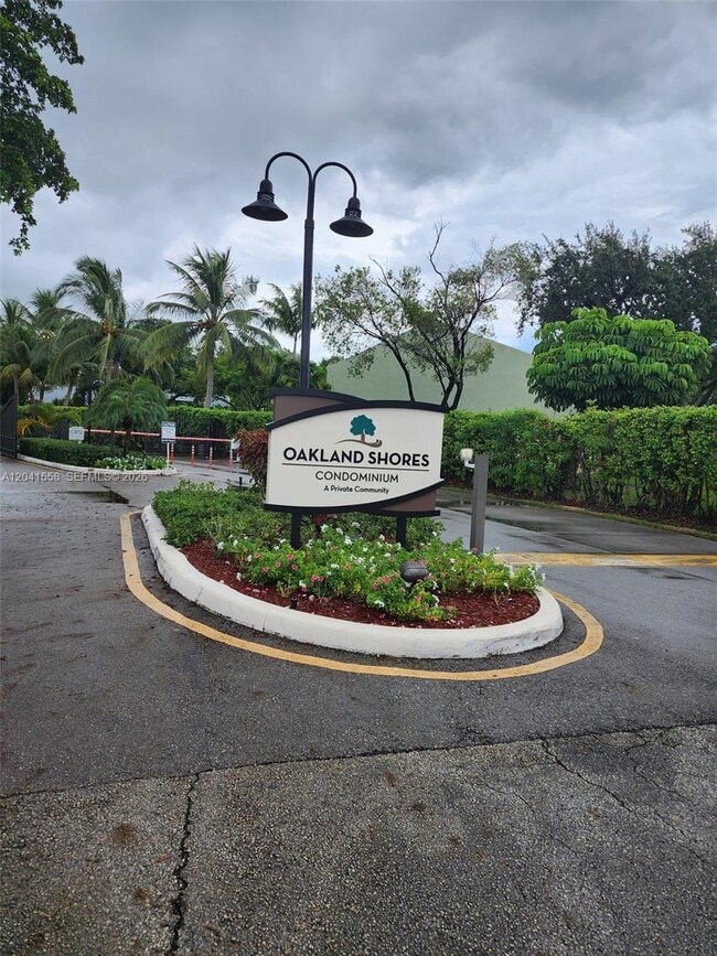 Photo - 3101 Oakland Shores Dr Unit H105