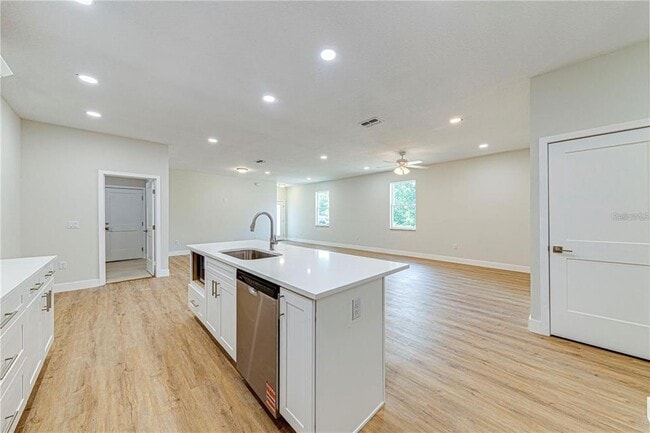 Photo - 257 N Pine Ave