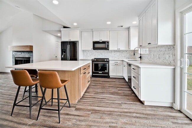 Photo - 902 SW Hopi Cir