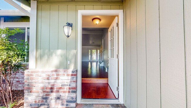 Photo - 360 Manka Cir