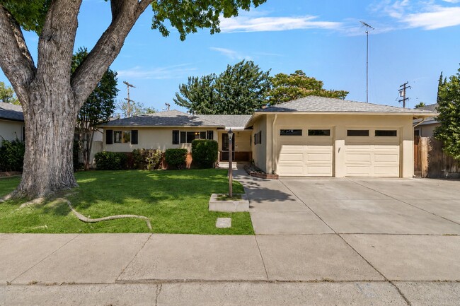 Photo - 2122 Fremont Ave