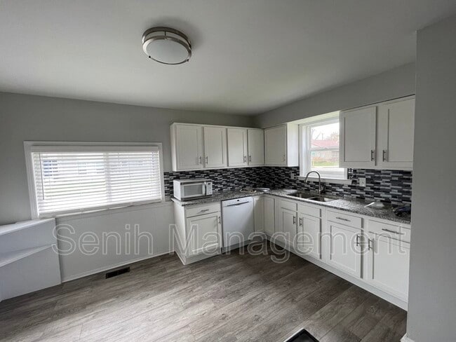 Photo - 3302 Greenfield Rd