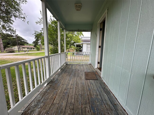 Photo - 2570 Stadium Dr