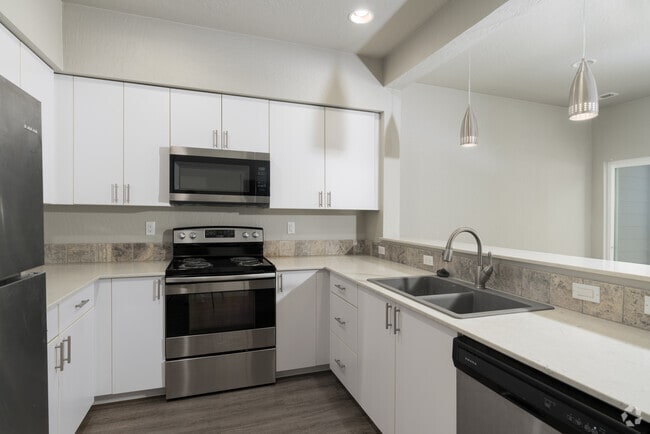 2BR, 3BA - 1267SF - Kitchen - Avery Estates Townhomes