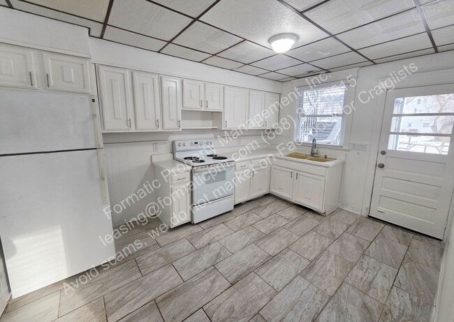 Photo - 168 W River St Unit 1