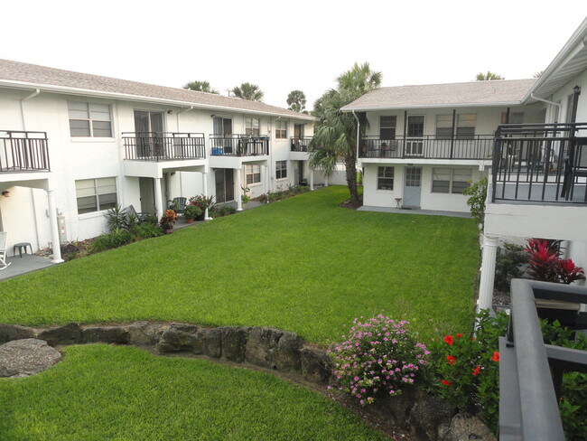 Photo - Beachside Apartments