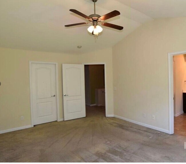 Photo - Townhome fresh paint and new carpet! Won't...