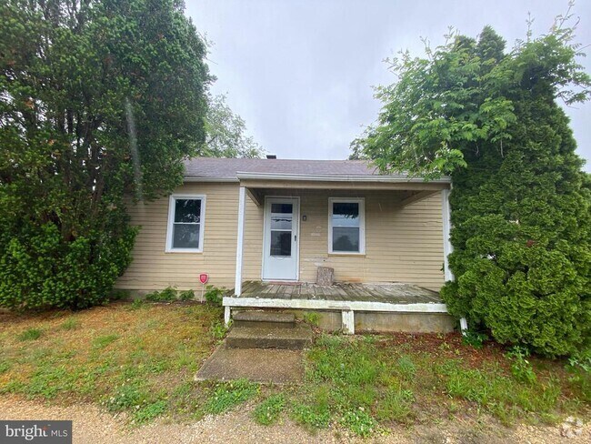 Building Photo - 28 West Ave N Rental