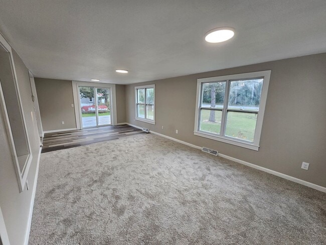 Photo - 5 Bed 2 Bath Single Family Home in Nekoosa