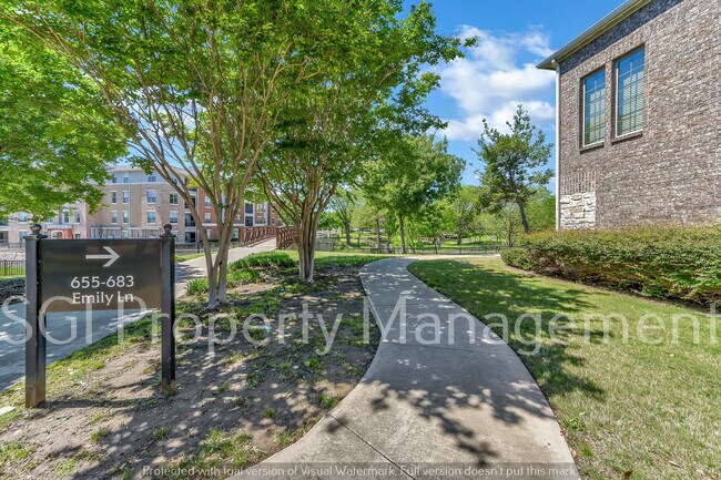 Photo - 679 Emily Ln