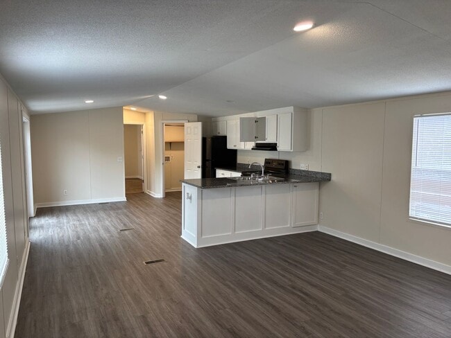 Photo - Basin Rock Mobile Home Park - Lexington- Please call the Lexington Office to schedule tours: 803-...