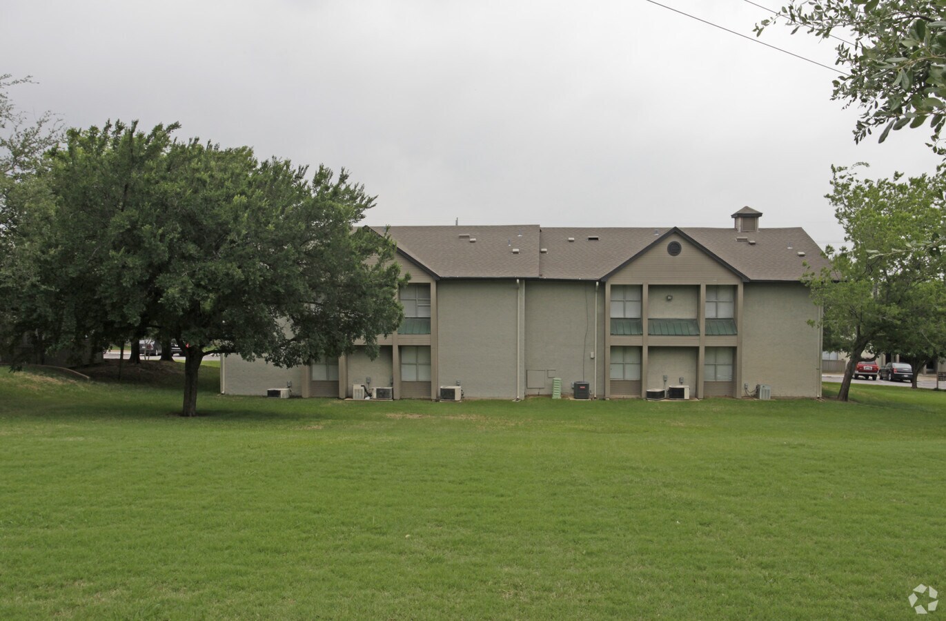 Willow Tree Apartments - Willow Tree Apartments