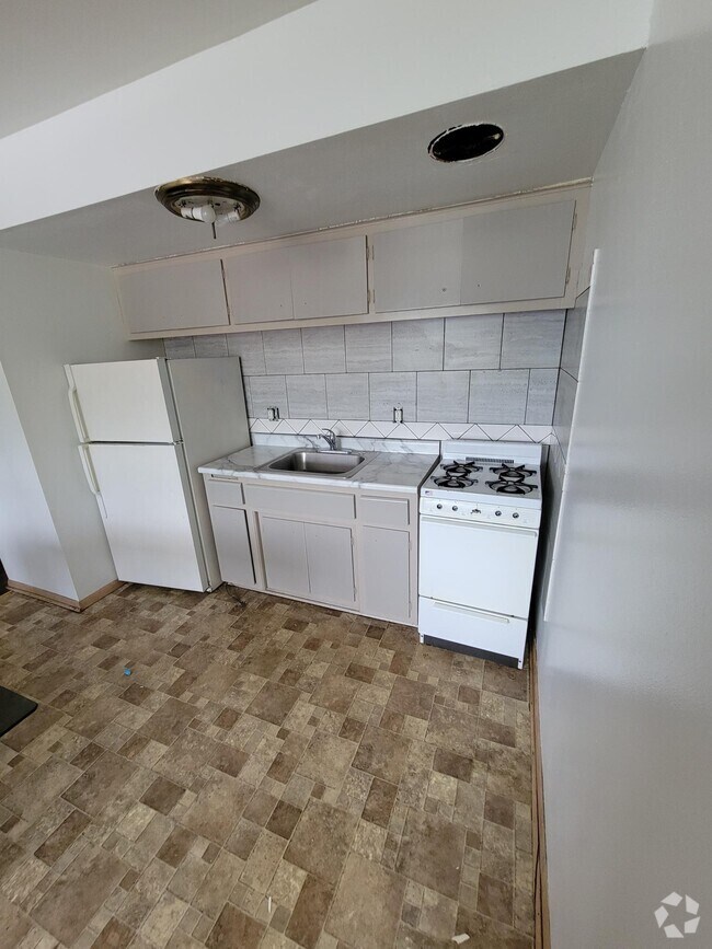 Building Photo - 6521 Unit 17 Rental