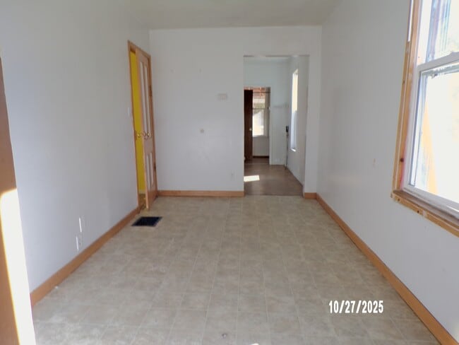 Photo - 814 E Main St