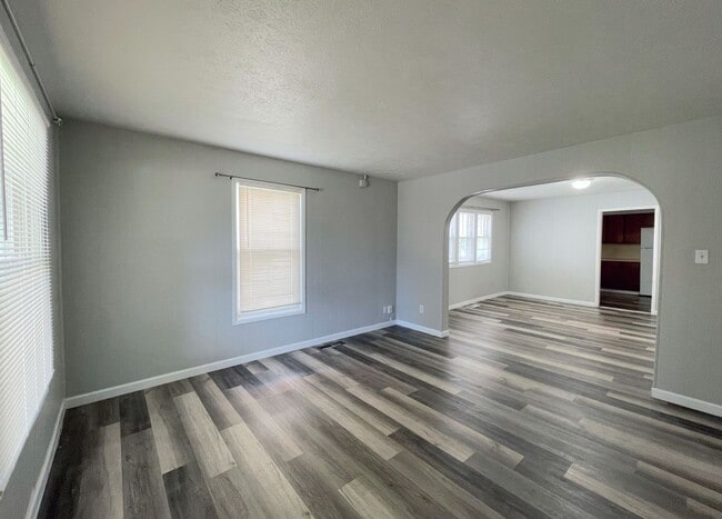 Photo - Spacious 3 bedroom home