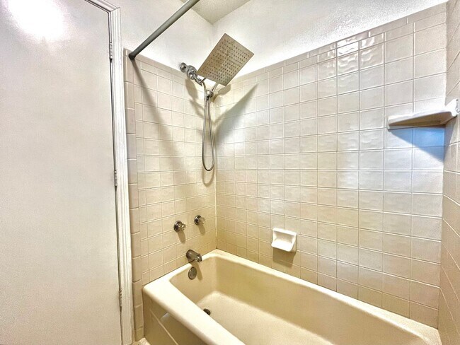 Photo - 1328 Kings Row