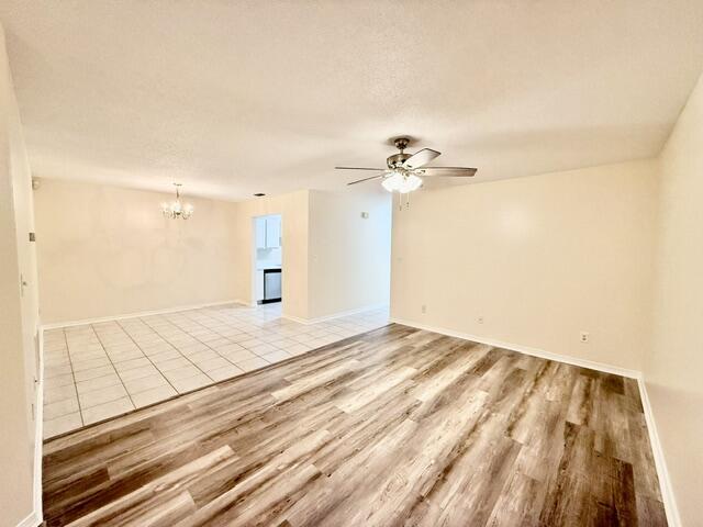 Photo - 957 Tray Dr