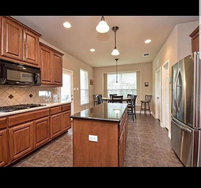 Photo - 2724 Lovett Ln