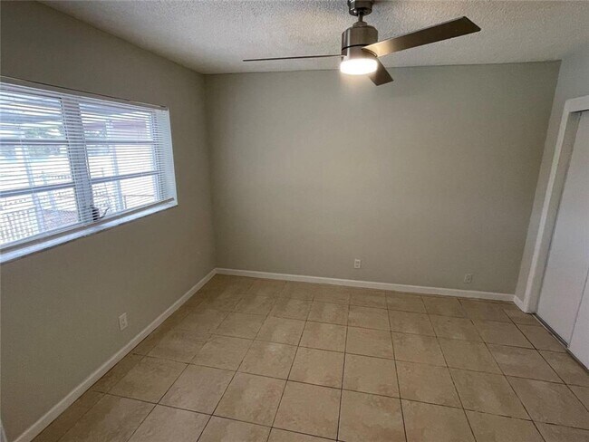 Photo - 5420-5422 SW 25th Ave