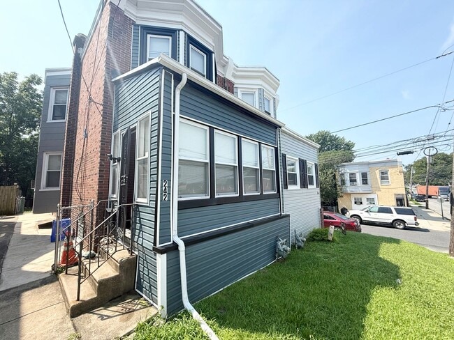 Photo - 242 Pusey Ave