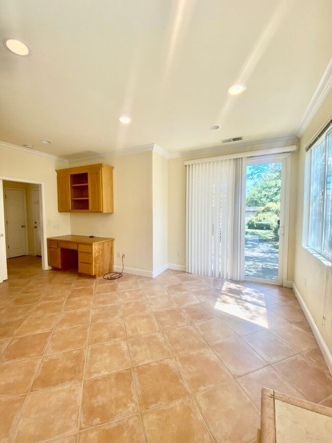 2319 Glacier Place