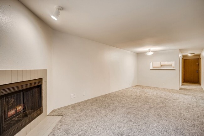 Photo - 2 Bedroom Corner Unit, excellent location!!