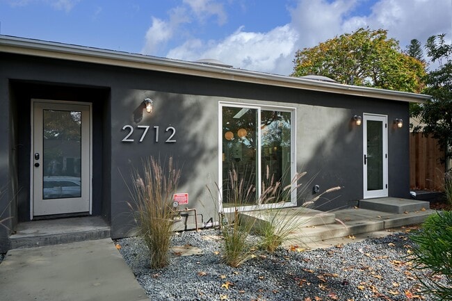 Building Photo - 2712 Westwood Blvd Unit S1 Rental