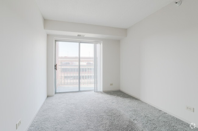 2 BR, 2 BA - Den