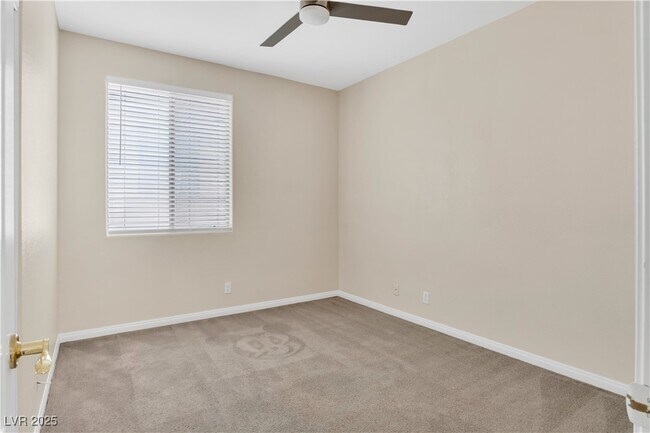 Photo - 8940 Emery Lake St