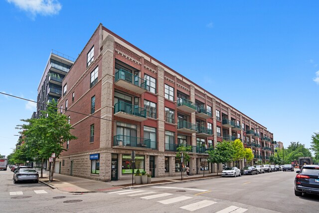Building Photo - 841 W Monroe St Unit 4A Rental