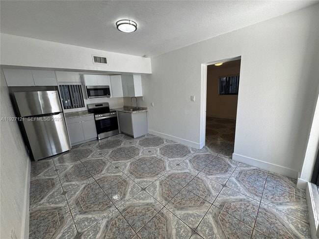 Photo - 169 NE 50th St Unit 2