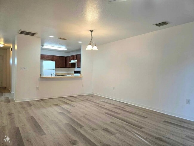 Photo - [5525-5527] Yale Street Unidad 5525