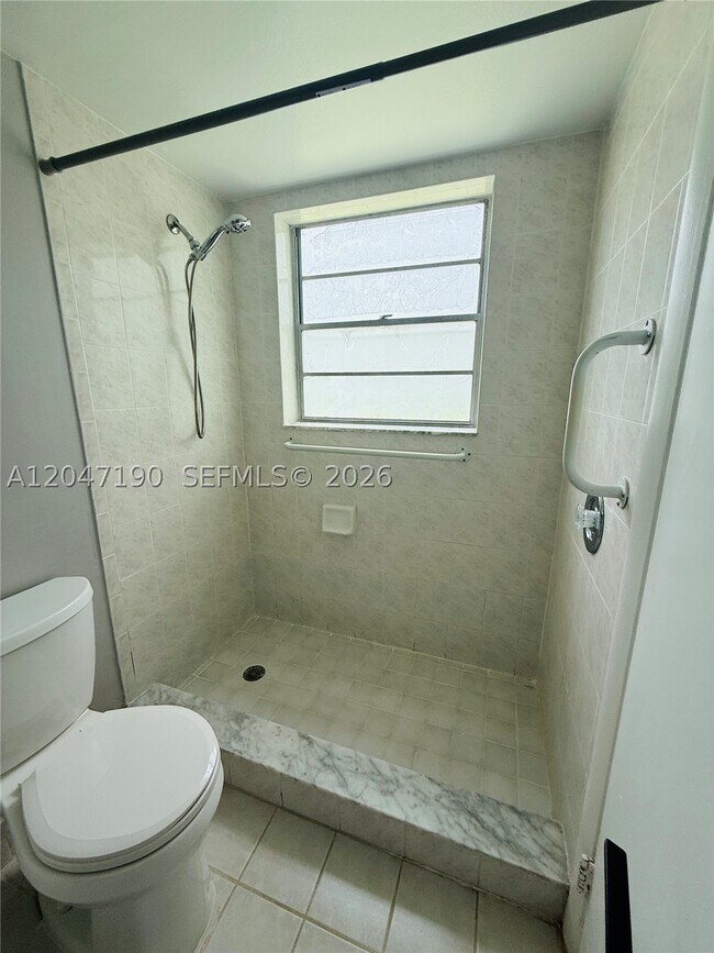 21 Windsor Dr Unidad b