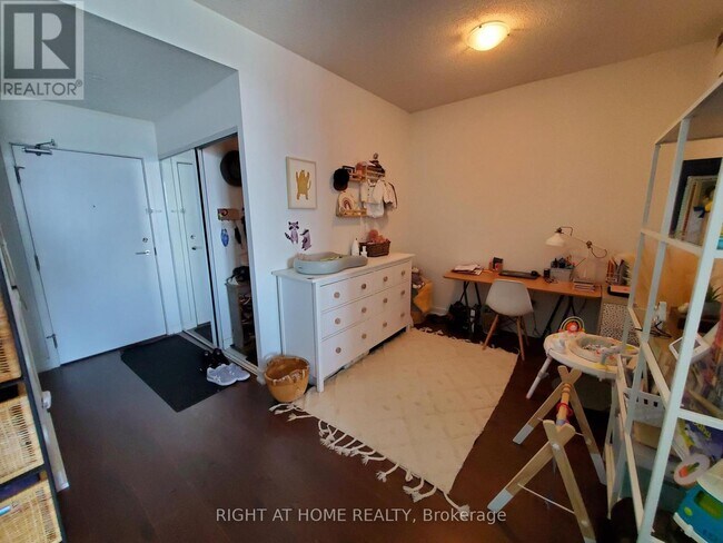 Photo - 121 McMahon Dr Unité 2211