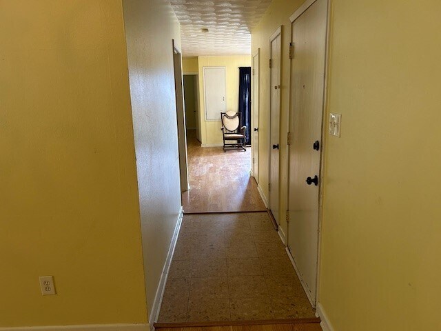 Photo - 325 Mackeral St