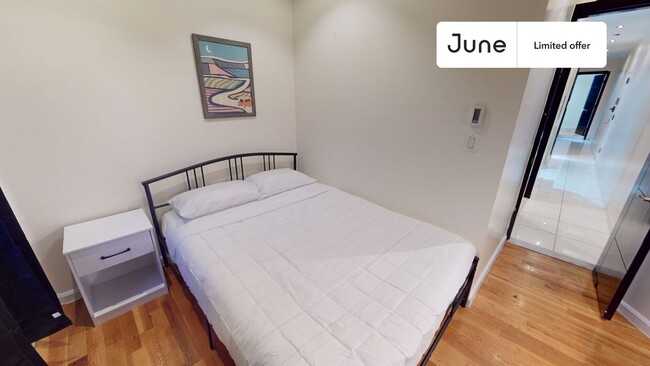 Private bedroom in 3 bed/1 bath Home - Private bedroom in 3 bed/1 bath Home Unit A