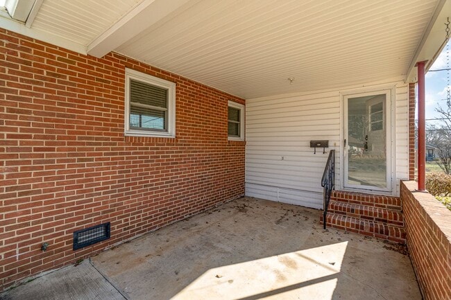 Photo - MOVE-IN READY!