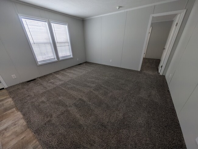 Photo - 16142 Normandy St